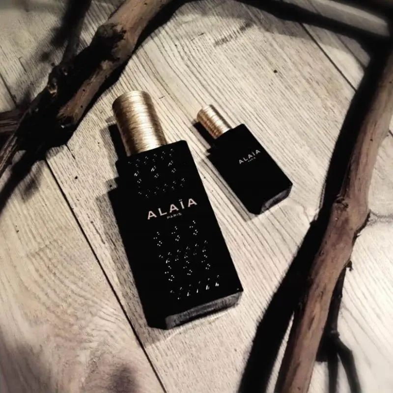 Alaia Paris EDP - mùi hương nữ tính, quyến rũ và mạnh mẽ, lấy cảm hứng từ vẻ đẹp cổ điển và hiện đại.