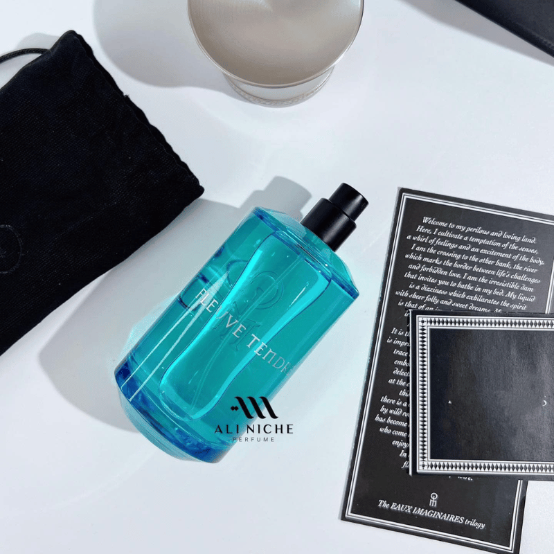 Liquides Imaginaires Fleuve Tendre EDP là một hương thơm đầy thi vị, gợi nhớ đến những dòng sông chảy dịu dàng và mộng mơ, mang theo sự lãng mạn và nhẹ nhàng của những ký ức.