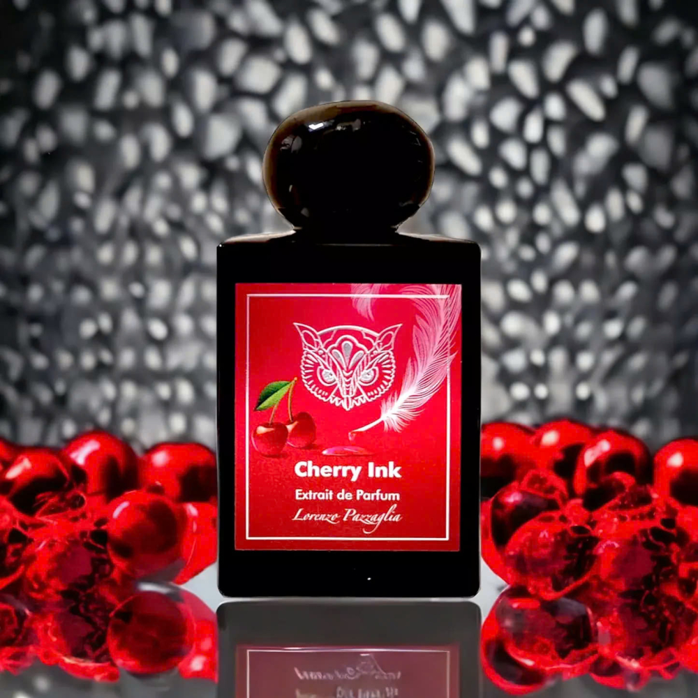 Thiết kế của Lorenzo Pazzaglia Cherry Ink Extrait de Parfum là sự pha trộn hài hòa giữa nét cổ điển và hiện đại