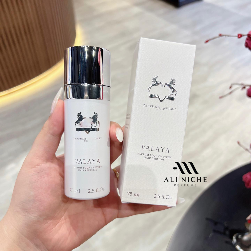 Logo của thương hiệu Parfums de Marly được in nổi bật trên thân chai, thể hiện sự đẳng cấp