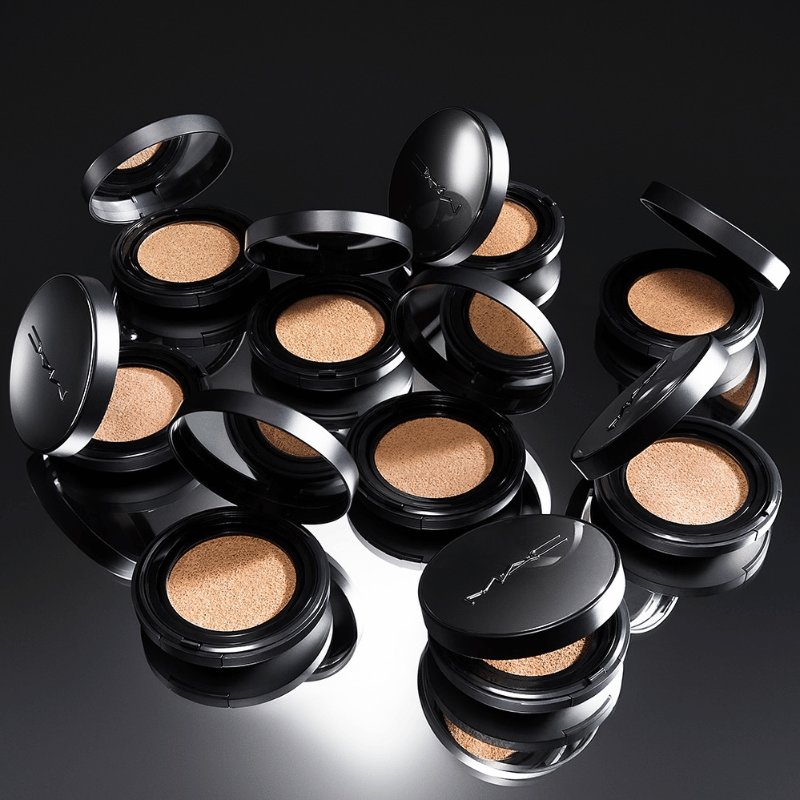 Thumb Cushion MAC Studio Fix Longwear Cushion Foundation 