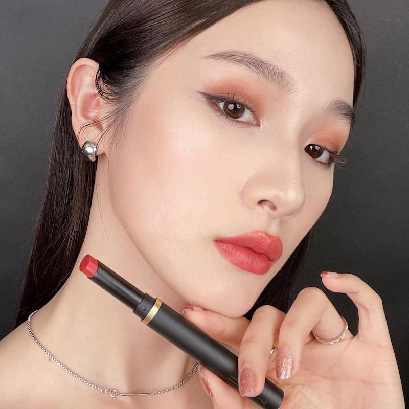 Thumb Mac Powder Kiss Velvet Blur Slim Stick