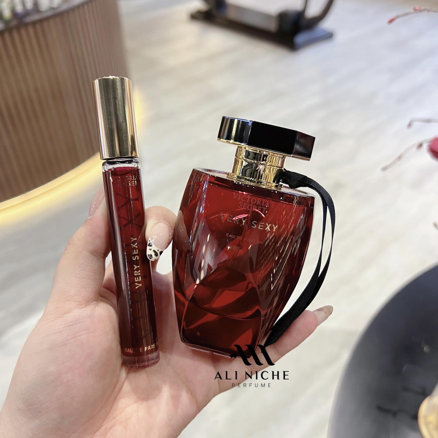 Thumb Nước Hoa Mini Dạng lăn Victoria Secret Very Sexy Eau De Parfum Rollerball 7ml