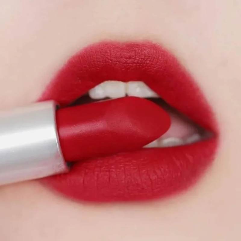 Thumb Son MAC 707 Ruby Woo