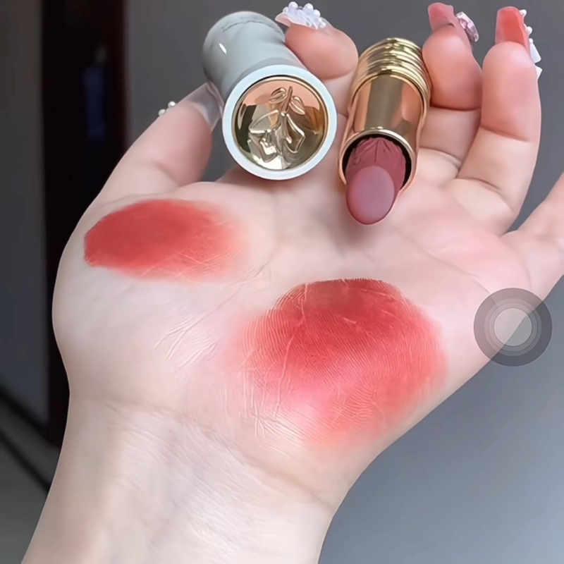 Thumb Son Lancôme X Louvre Rouge Drama Matte