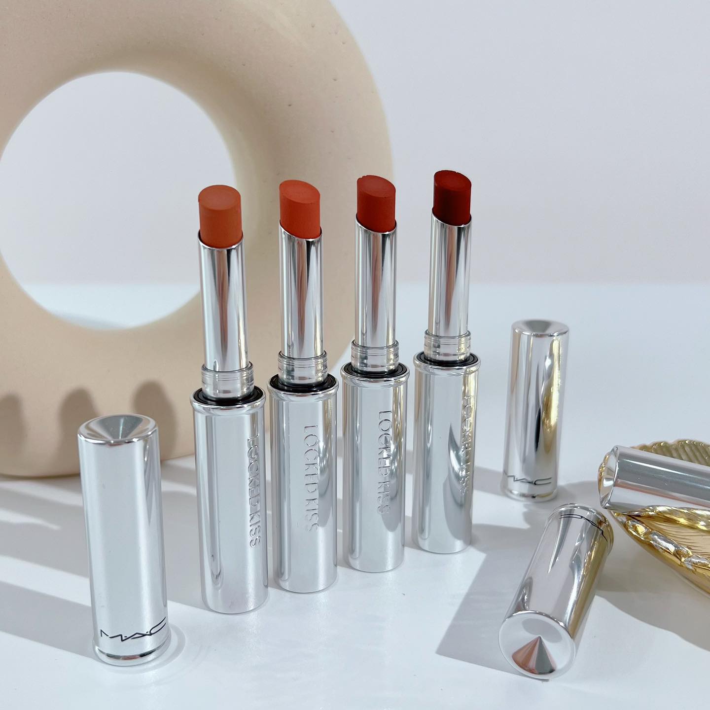 Thumb Son MAC Locked Kiss 24h Lipstick 