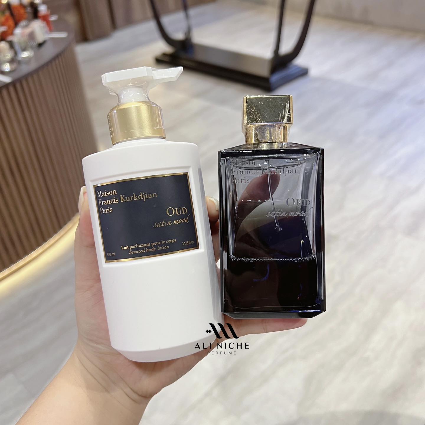 Dưỡng Thể MFK Oud Satin Mood Scented Body Lotion 350ml