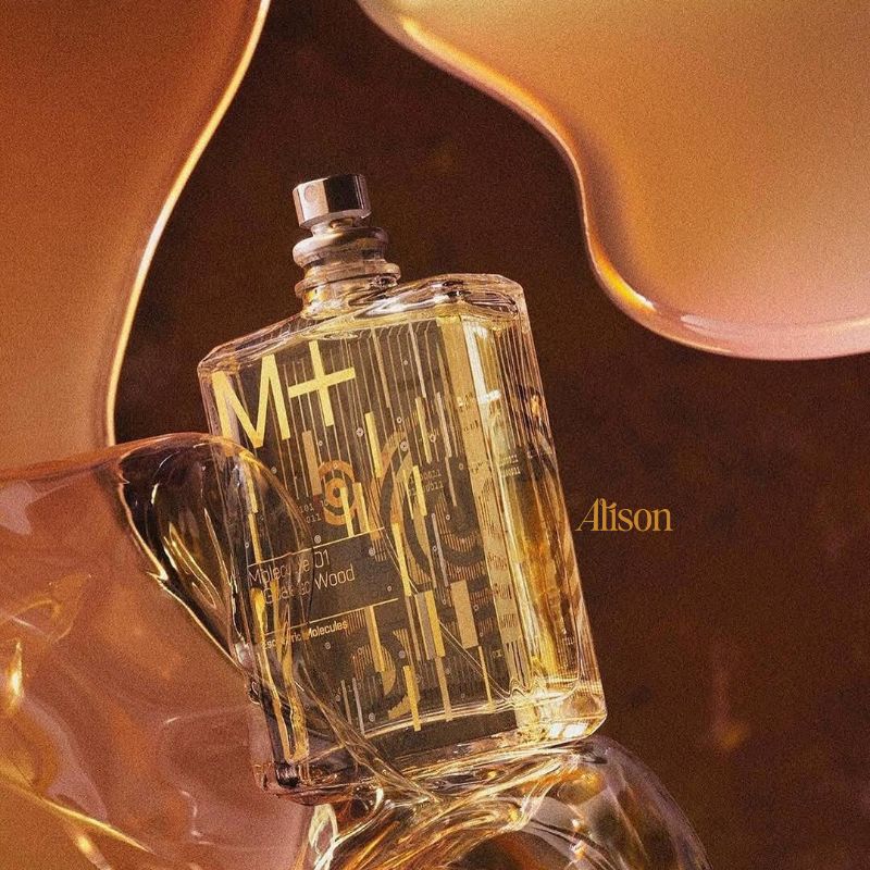 Thumb Escentric Molecules Molecule 01 + Guaiac Wood EDT